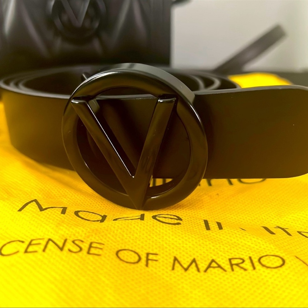 Black Valentino belt